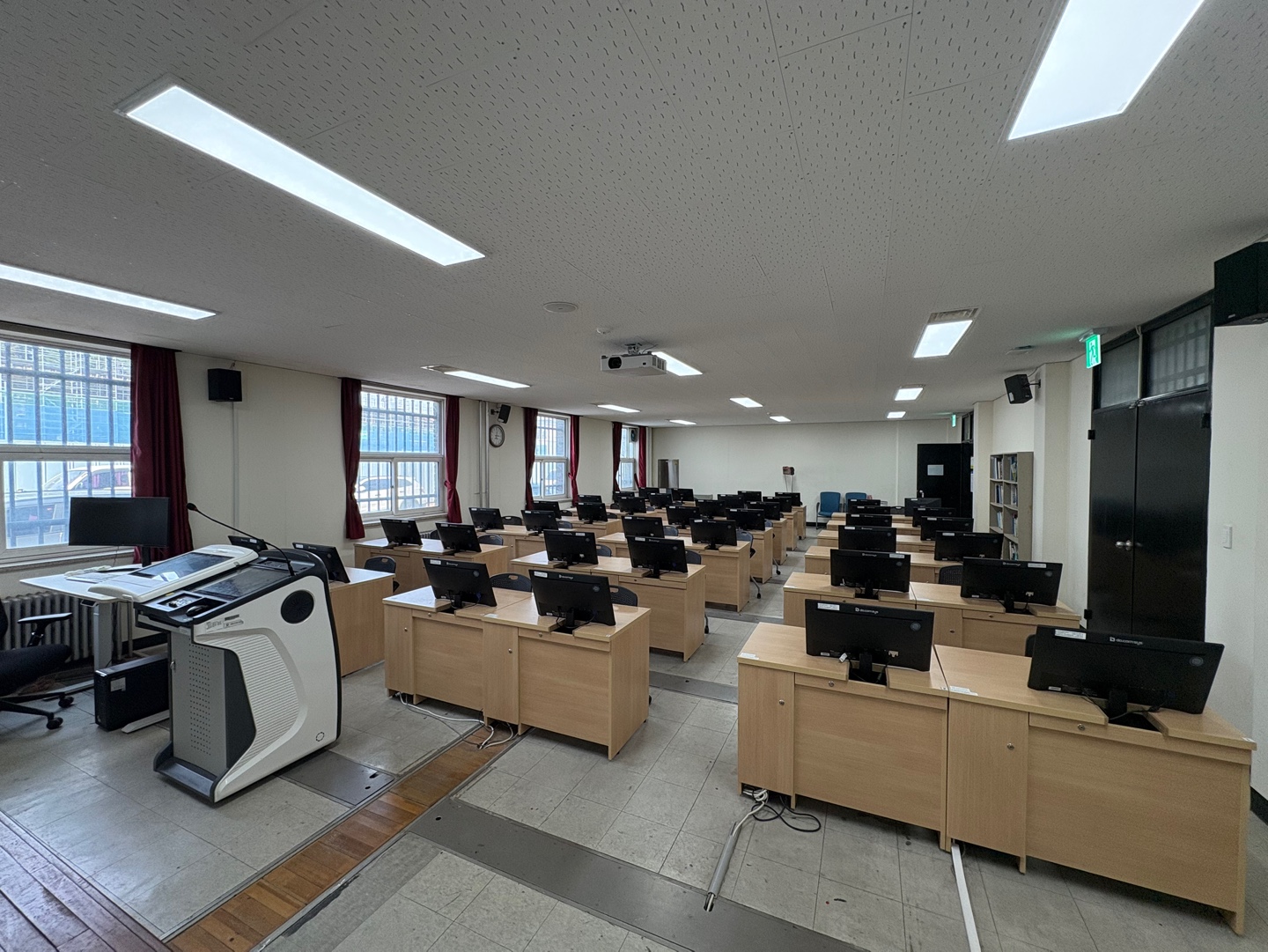 정보통계학과실습실 I-4